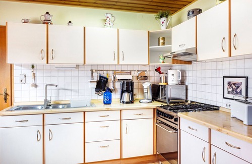 Hessisch Lichtenau Apartamento | Apartamento vacacional 'Energía y Equilibrio' con terraza privada, balcón y wifi