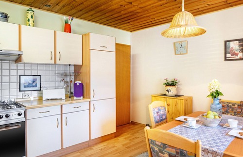 Hessisch Lichtenau Apartamento | Apartamento vacacional 'Energía y Equilibrio' con terraza privada, balcón y wifi