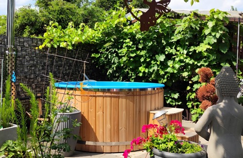 Hessisch Lichtenau Apartamento | Holiday Apartment 'Energie und Balance' with Private Terrace, Balcony and Wi-Fi