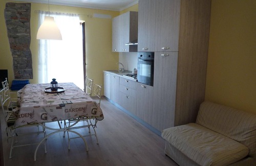 Serralunga d'Alba Apartamento | Apartamento de vacaciones Serralunga d'Alba para 2 - 4 personas con 2 dormitorios - Apartamento