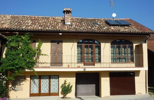 Serralunga d'Alba Apartamento | Apartamento de vacaciones Serralunga d'Alba para 2 - 4 personas con 2 dormitorios - Apartamento