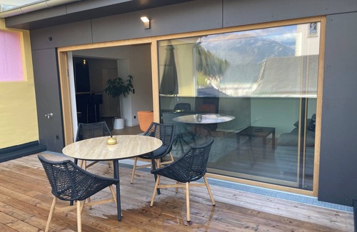 Gmuend in Kaernten Apartamento | Apartamento vacacional "Gasthof Alte Post - Top 8 Kapitän" con vistas a la montaña y Wi-Fi