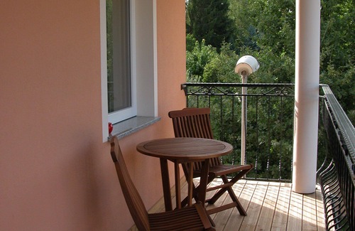 Bad Liebenwerda Apartamento | Alquiler-Familiar-Baño privado-Balcón-Haupthaus - 1 Etage