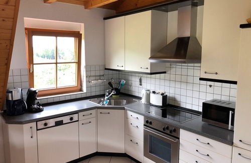 Winden im Elztal Apartamento | Apartamento vacacional 'Morgenröte' con vistas a la montaña, jardín comunitario y wifi