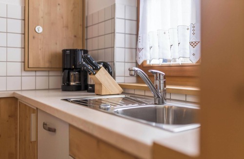 Valle Aurina Apartamento | Apartamento vacacional en la "Granja de Salud Wollbach - Gruberhof" con Wi-Fi y vistas a la montaña