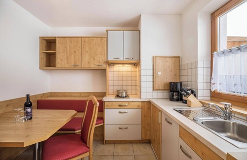 Valle Aurina Apartamento | Apartamento vacacional en la "Granja de Salud Wollbach - Gruberhof" con Wi-Fi y vistas a la montaña