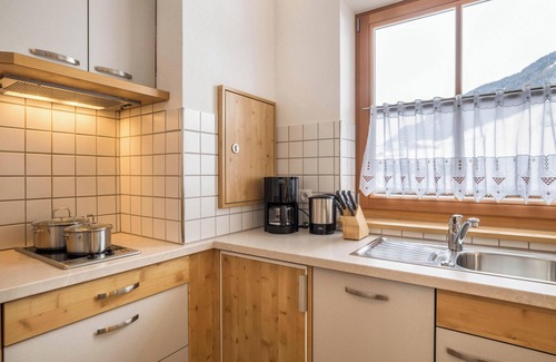 Valle Aurina Apartamento | Apartamento vacacional en la "Granja de Salud Wollbach - Gruberhof" con Wi-Fi y vistas a la montaña