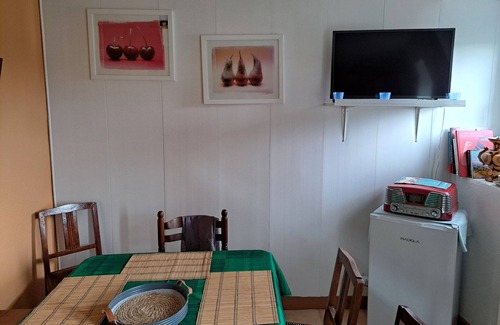 Usson-en-Forez Apartamento | Apartamento vacacional "Chez Patrice Et Marieline" con vistas a la montaña