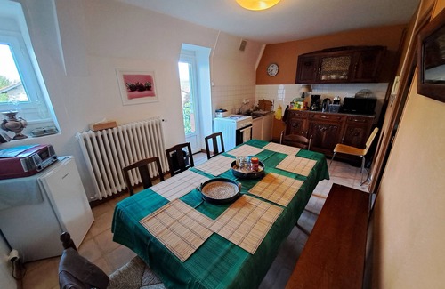 Usson-en-Forez Apartamento | Apartamento vacacional "Chez Patrice Et Marieline" con vistas a la montaña