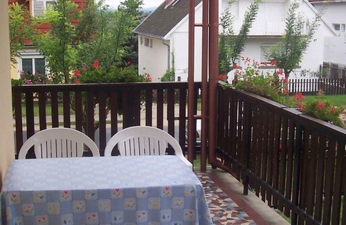 Balatonlelle Apartamento | Holiday apartment 700 m from the sandy beach