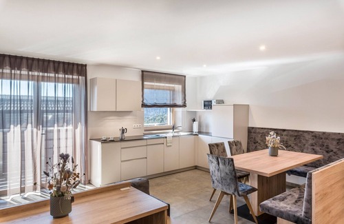 San Genesio Atesino Apartamento | Apartamento vacacional "Aster Moments Apt Marie" con vistas a la montaña, balcón y Wi-Fi