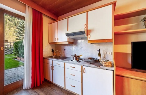 Saltusio Apartamento | Apartamento vacacional "Alpenhof Lodge Butterblume" con vistas a la montaña, piscina y Wi-Fi