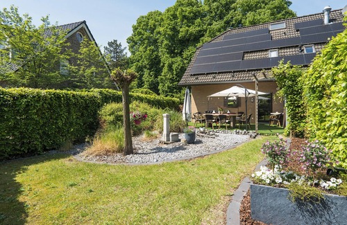 Elten Apartamento | Apartamento vacacional "Auf dem Eltenberg" con jardín privado, 4 baños y Wi-Fi