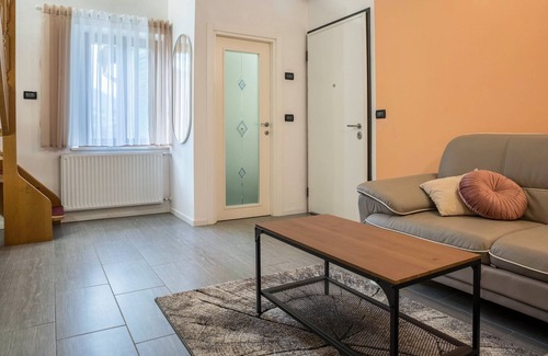 Grumes Apartamento | Holiday Apartment "Casa Margherita" with Mountain View, Private Garden & Wi-Fi