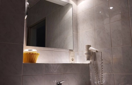 Bad Driburg Apartamento | Alquiler-Confortable-Baño privado-Balcón