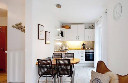 Seeheilbad Graal-Muritz Apartamento | Apartamento vacacional "Strandferienwohnung" con terraza privada, jardín privado y Wi-Fi