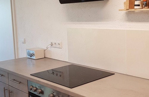 Bernstadt Apartamento | Apartamento vacacional "Glüxnest" con terraza privada, jardín comunitario, sauna y wifi