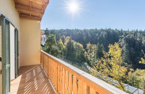 Petersberg Apartamento | Apartamento vacacional Hof im Thal Apt Zirbe con vistas a la montaña, balcón y Wi-Fi