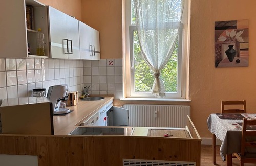 Wanheimerort Apartamento | Holiday Apartment 'In Zentr Und Ruh Lage' with Balcony & Wi-Fi
