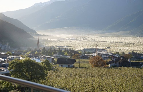 Silandro Apartamento | Apartamento vacacional "Kastanie" con gran balcón