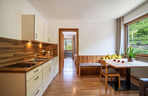 Laces Apartamento | Apartamento vacacional "Langstein Sonnenblume" con vistas a la montaña, balcón y Wi-Fi