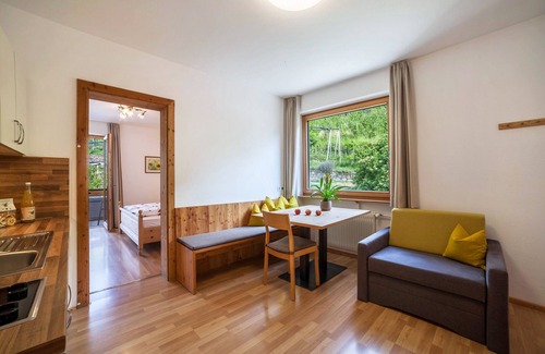 Laces Apartamento | Apartamento vacacional "Langstein Sonnenblume" con vistas a la montaña, balcón y Wi-Fi