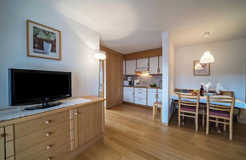 Salonetto Apartamento | Apartamento vacacional "Mölten" con vistas a la montaña, wifi, balcón y jardín