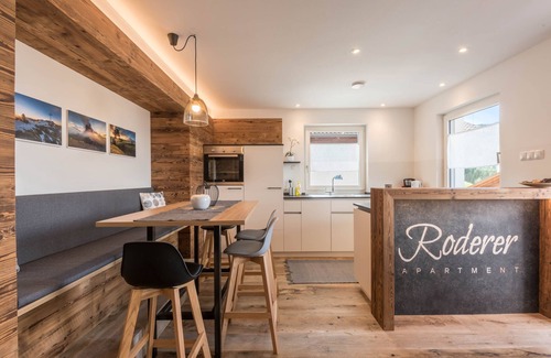 Fie allo Sciliar Apartamento | Apartamento vacacional "Roderer" con vistas a la montaña, Wi-Fi, balcones y terraza