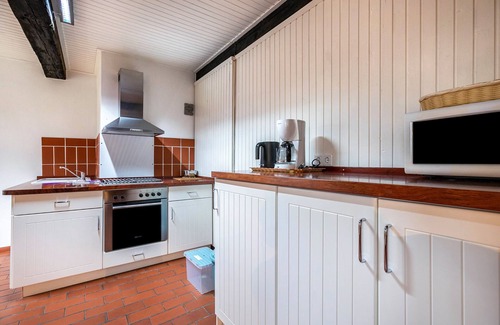 Rodenas Apartamento | Apartamento vacacional 'Rosenwohnung' con jardín comunitario y Wi-Fi