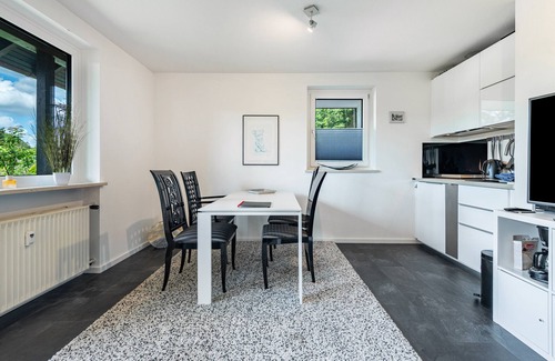 Egloffstein Apartamento | Apartamento vacacional 'Schlossblick' con terraza privada, balcón y Wi-Fi