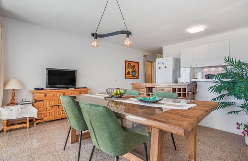 Betancuria Apartamento | Apartamento vacacional 'Sonneninsel Fuerteventura' con vistas al mar, piscina comunitaria y wifi