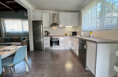 San Bartolome de Tirajana Apartamento | Apartamento Vacacional 'Amplia Casa de Campo Cerca de Fataga' con Balcón, Wi-Fi y Aire Acondicionado
