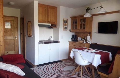 Auffach Apartamento | Apartamento vacacional con balcón y piscina cubierta