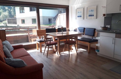 Auffach Apartamento | Apartamento vacacional con balcón y piscina cubierta