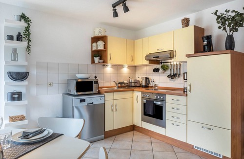 Breitnau Apartamento | Apartamento vacacional "Weitblick" con vistas a la montaña, balcón y Wi-Fi