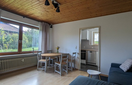 Oberlengenhardt Apartamento | Apartamento vacacional Wiesenblümle con terraza privada, jardín privado y wifi