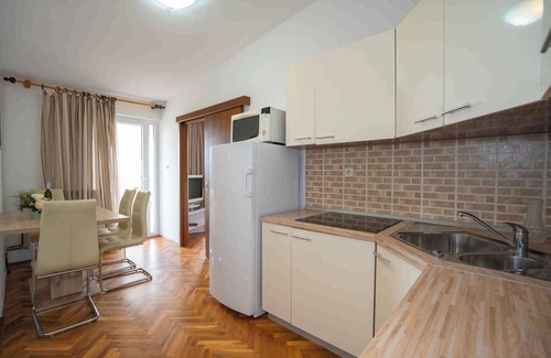 Potocnica Apartamento | Apartamento vacacional con zona de piscina y aire acondicionado