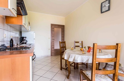 Vrbnik Apartamento | Apartamento vacacional con aire acondicionado y vista al mar