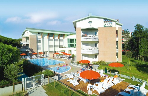 Bibione Pineda Apartamento | Apartamento vacacional con gran jardín privado vallado