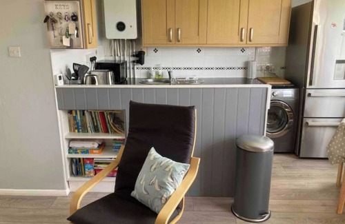 Freshwater Chalet De Esquí | Holiday Chalet with stunning sea views