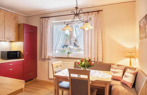 Sonnenbichl Apartamento | Apartamento vacacional Waldruhe con balcón, vistas a la montaña y Wi-Fi