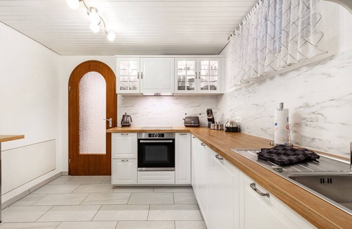 Heidenheim an der Brenz Apartamento | Apartamento vacacional "Pension Waldblick" con terraza privada, jardín compartido y Wi-Fi