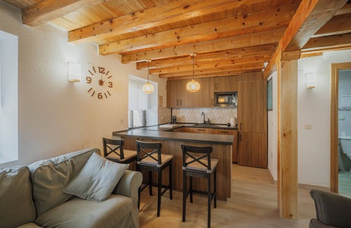 Cascajares de la Sierra Casa | Casa de vacaciones 'La Cabaña De Cascajares' con vistas a la montaña, balcón y Wi-Fi