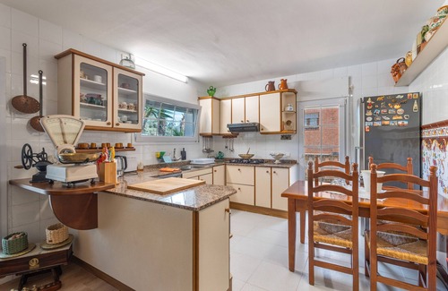 Olerdola Casa | Holiday Home 'Ca La Iaia' with Mountain View, Private Pool and Wi-Fi