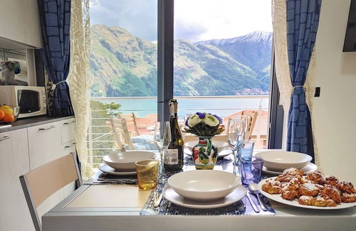 Azzano Apartamento | Holiday flat Ely in Mezzegra on Lake Como