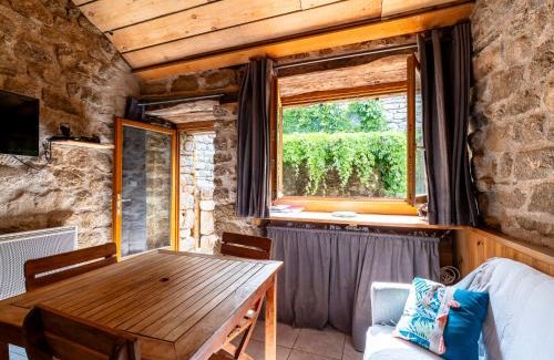 Sainte-Marguerite-Lafigere Casa | Holiday Home Chassezac by Interhome