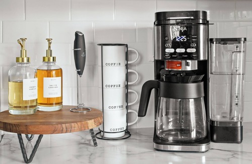 Crestwood Casa | Holiday Getaway ~ Hot Tub + Family-Friendly