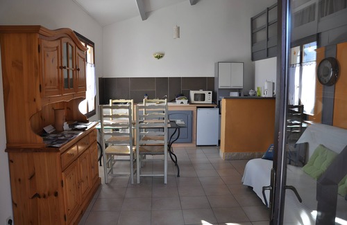 La Robine-sur-Galabre Casa | Casa Vacacional 'Les Iris' con Vista a la Montaña, Terraza Privada y Wi-Fi