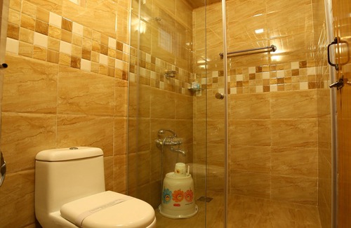 Chinnakanal Hotel | Holiday Heaven Munnar