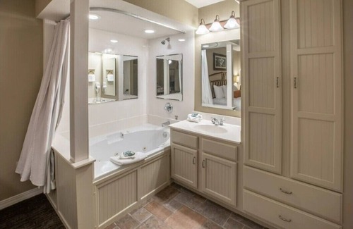 Branson Complejo | Holiday Hills 2 Bedroom Resort in Branson MO an IHG Holiday Inn Vacation Club